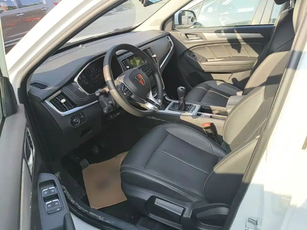 Фото 15 - Roewe RX5