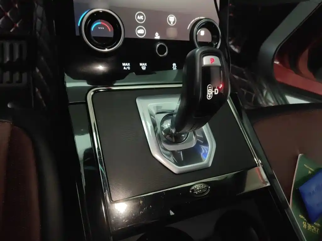 Land Rover Range Rover Evoque 2020 249PS R-DYNAMIC SE Sport Tech Edition фото 7