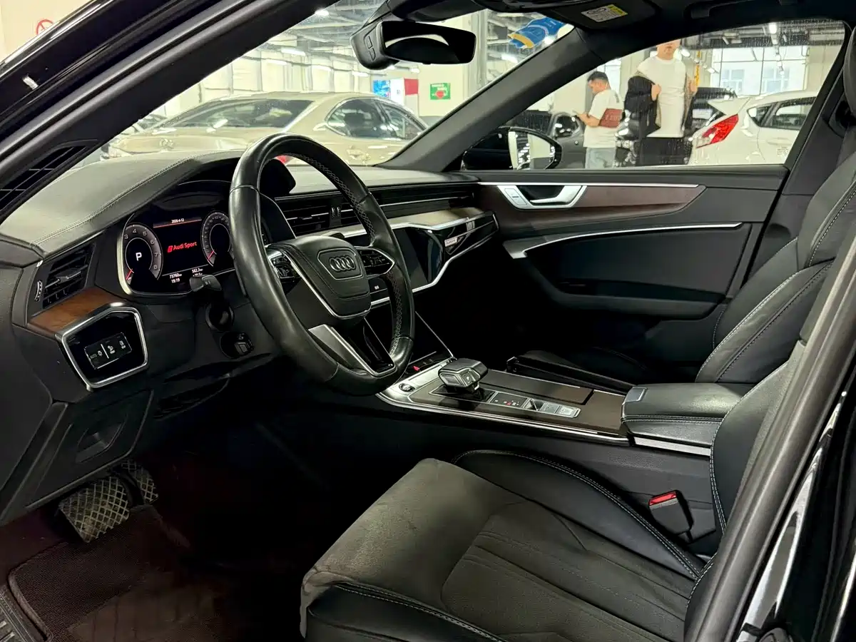 Audi A6L 2023 45 TFSI Premium Selection Dynamic фото 4