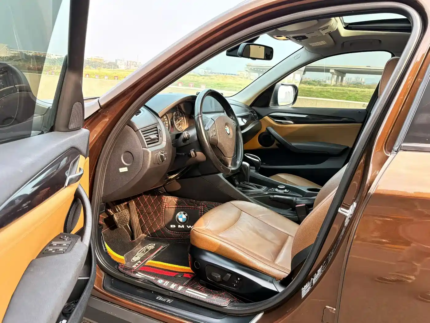 BMW X1 (Import) 2010 xDrive25i фото 7