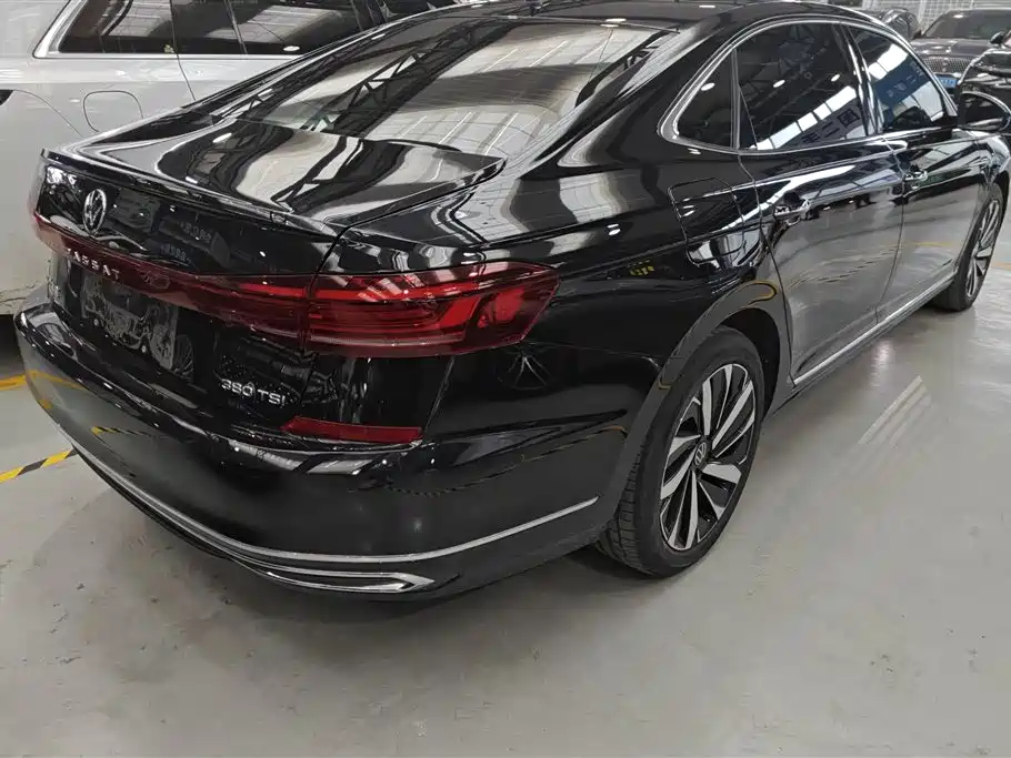 Volkswagen Passat 2024 380TSI Dragon Glory Edition фото 3