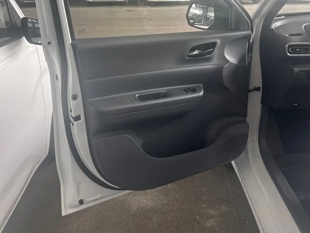 Wuling Motors Wuling Hongguang New Energy 2026 2024 Pure Electric 300KM Standard