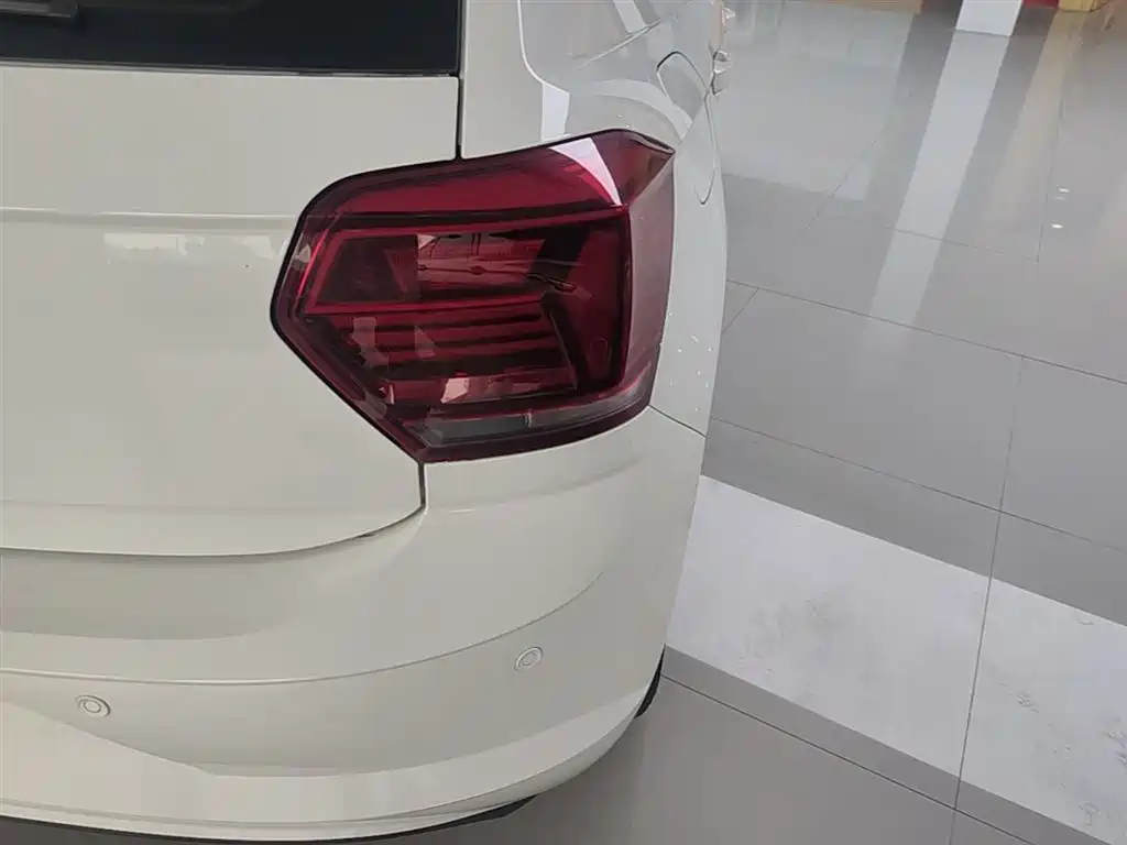 Volkswagen Polo 2021 Plus 1.5L Automatic Panorama Enjoyment Edition фото 24