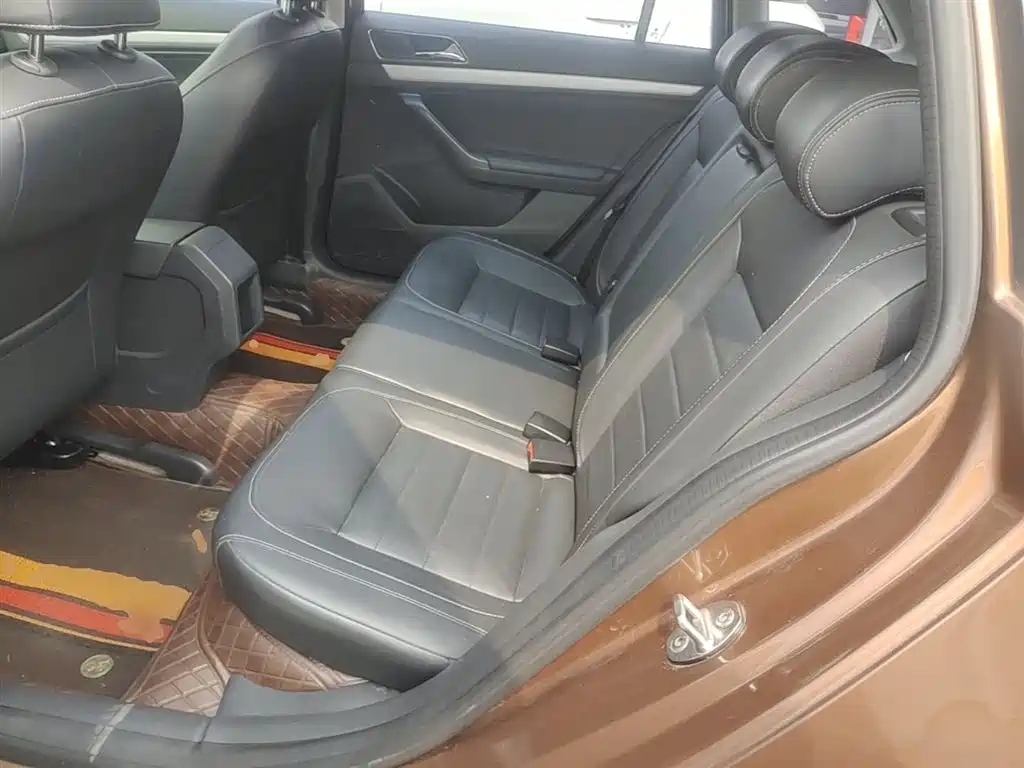 Volkswagen Lavida Tour 2017 180TSI DSG Comfort Edition фото 17