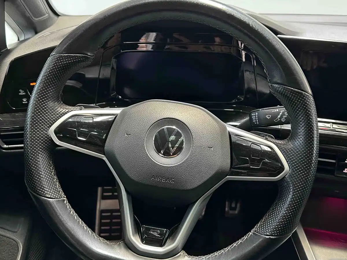 Volkswagen Golf 2021 280TSI DSG R-Line фото 17