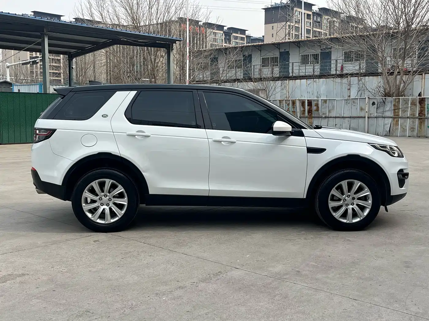 Land Rover Discovery Sport 2018 240PS SE Edition фото 7