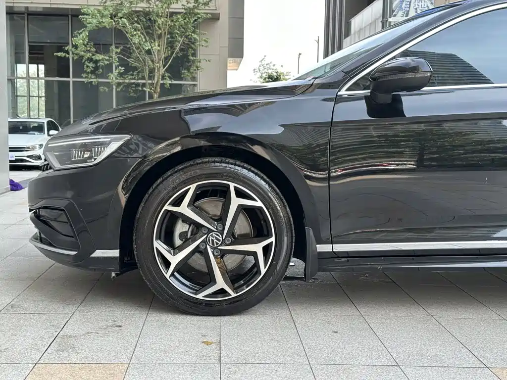 Photo 20 - Volkswagen Magotan