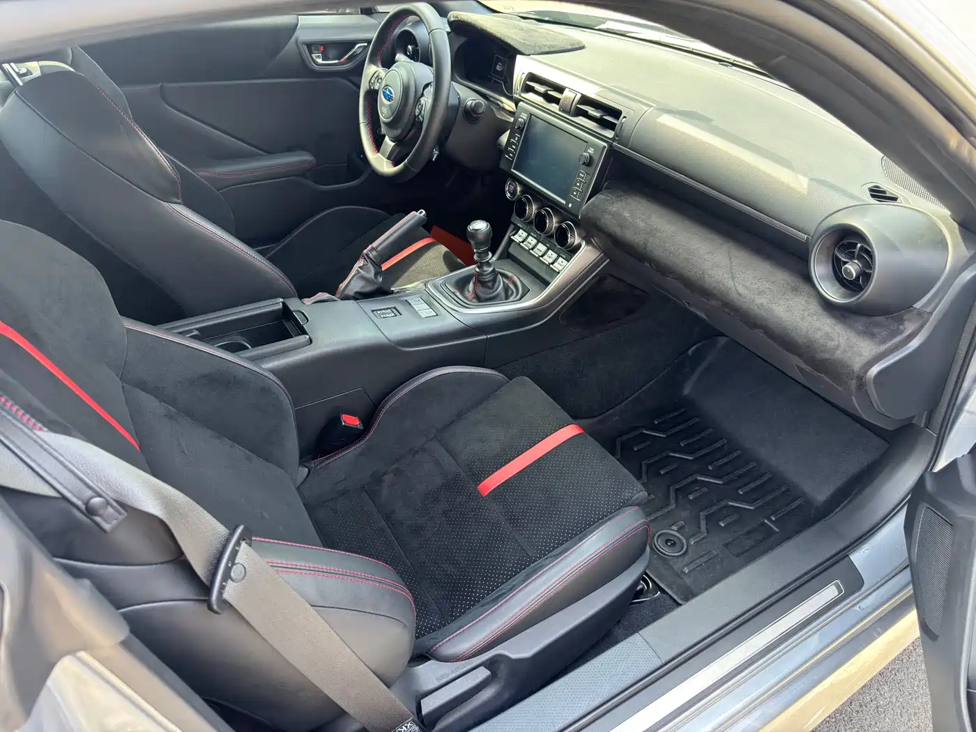 Subaru BRZ 2022 2.4L Manual фото 7