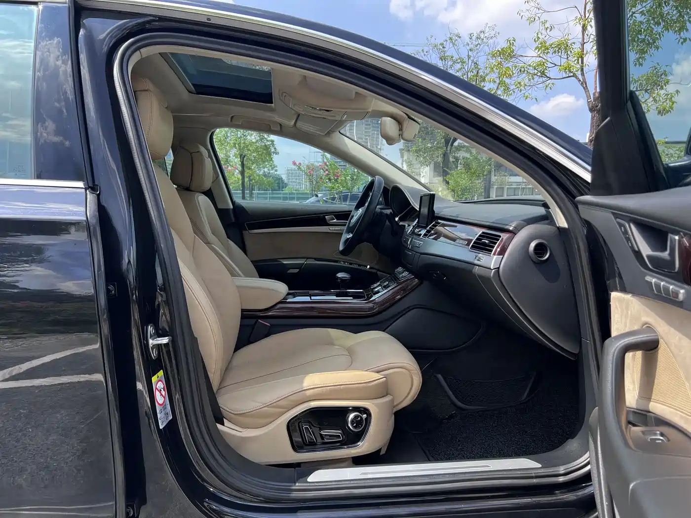 Audi A8 2012 A8L 45 TFSI quattro Luxury фото 5