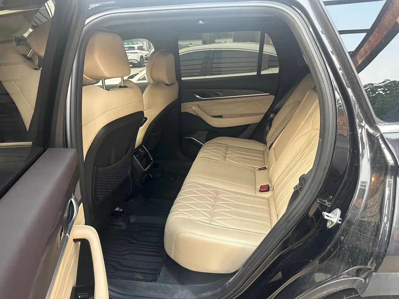 Фото 7 - Geely Xingyue L