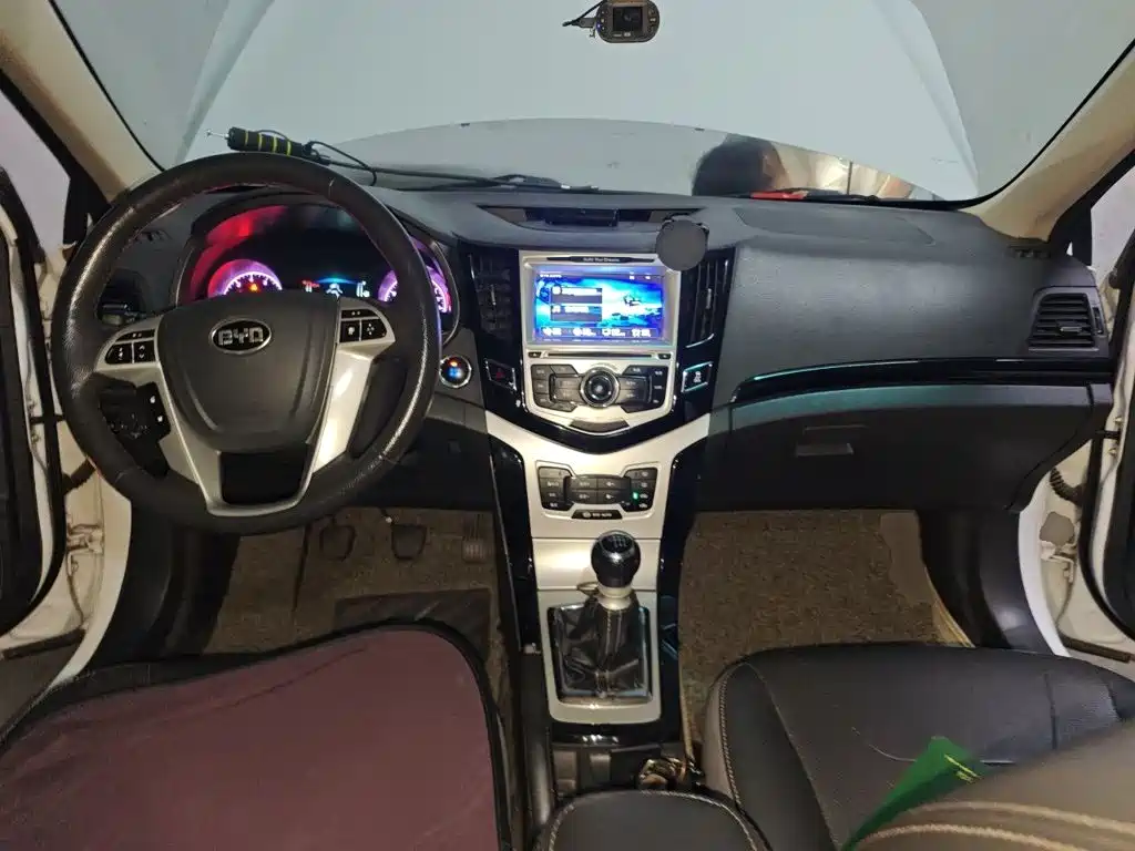 BYD Surui 2014 2014 1.5TI Manual Premium