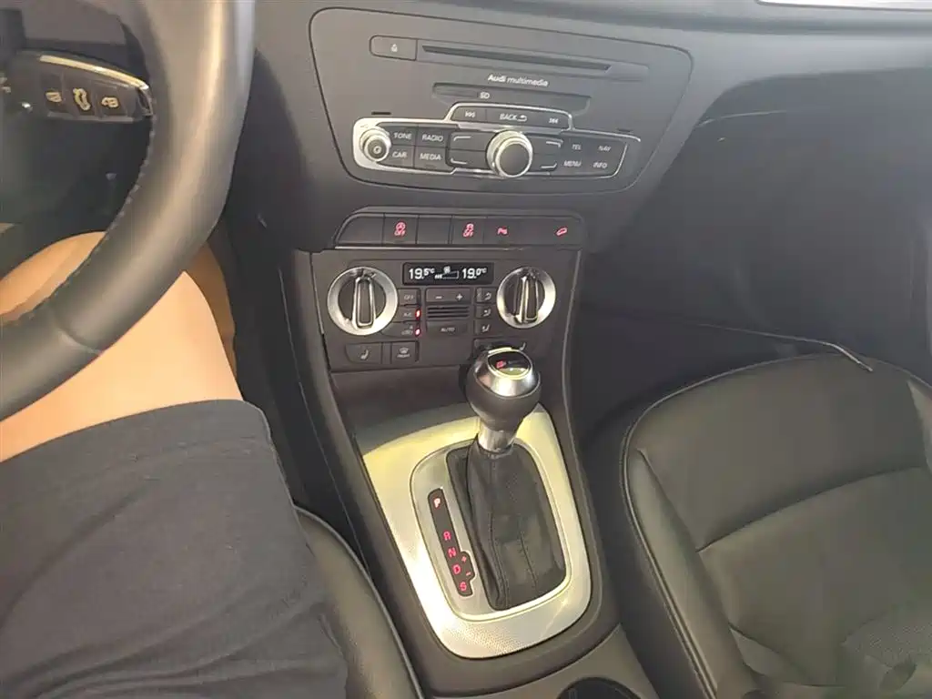 Audi Q3 2015 35 TFSI quattro Technology фото 14