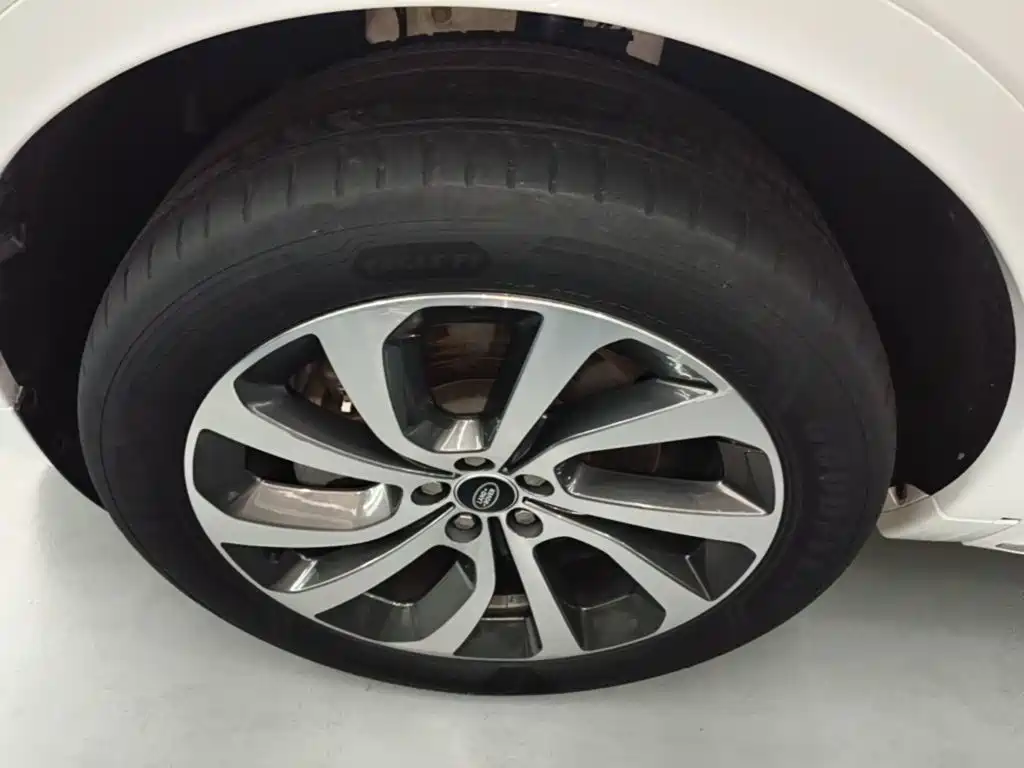 Фото 23 - Land Rover Discovery Sport