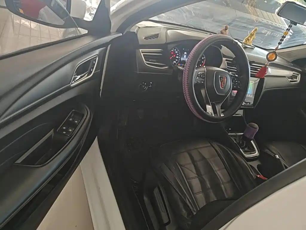 Roewe i5 2019 2020 1.5L Manual 4G Connected Premium Edition