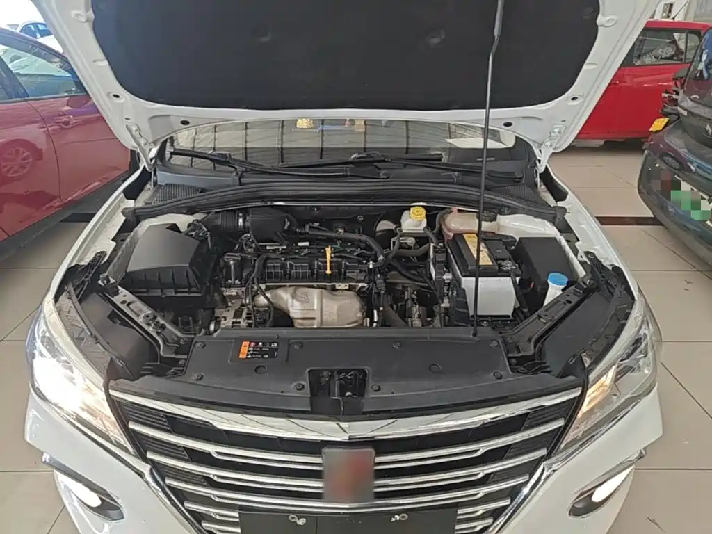 Roewe i5 2019 2020 1.5L Manual 4G Connected Premium Edition