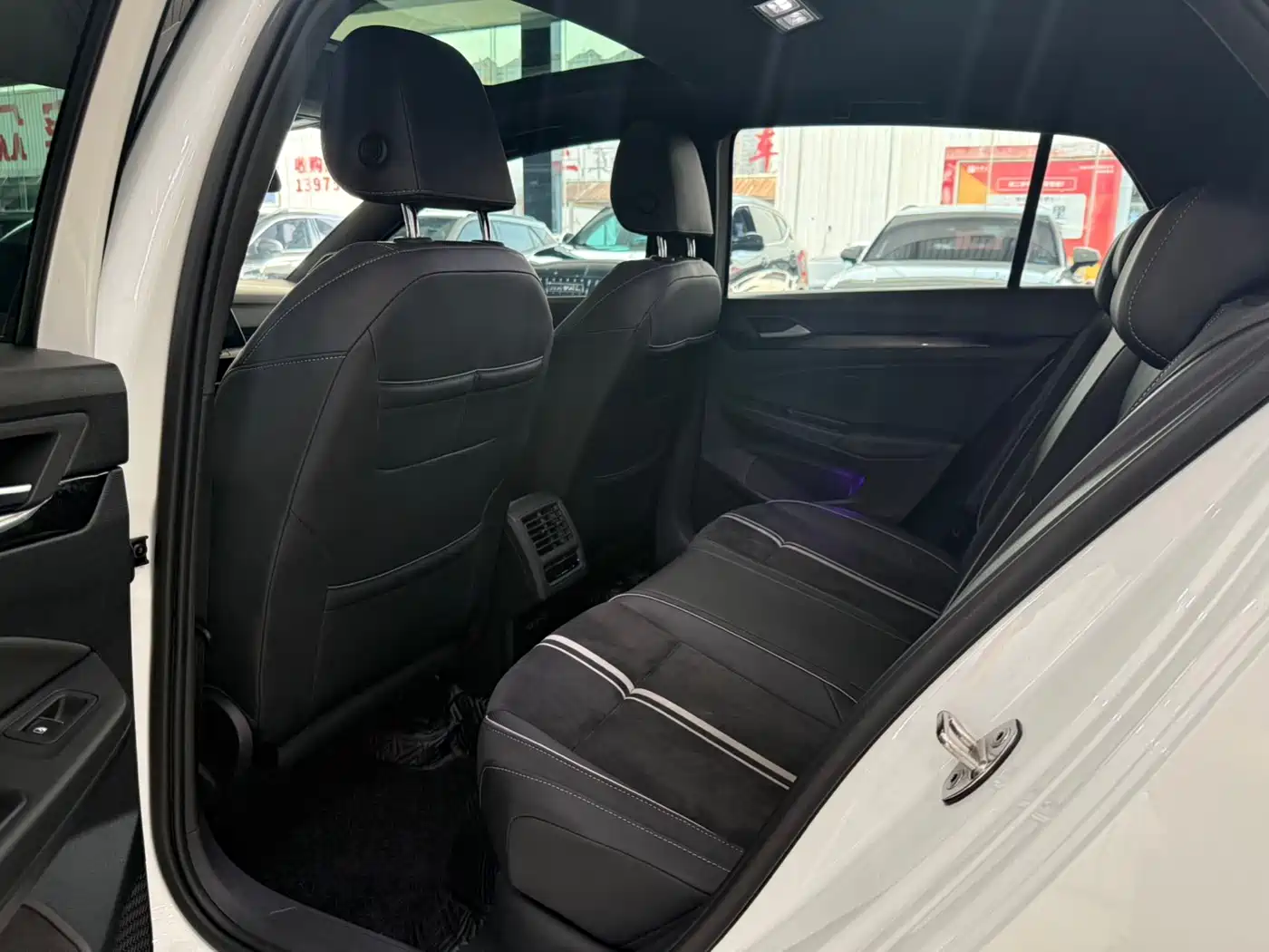 Volkswagen Golf 2021 280TSI DSG R-Line фото 8
