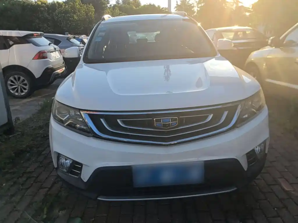 Фото 3 - Geely Emgrand X6