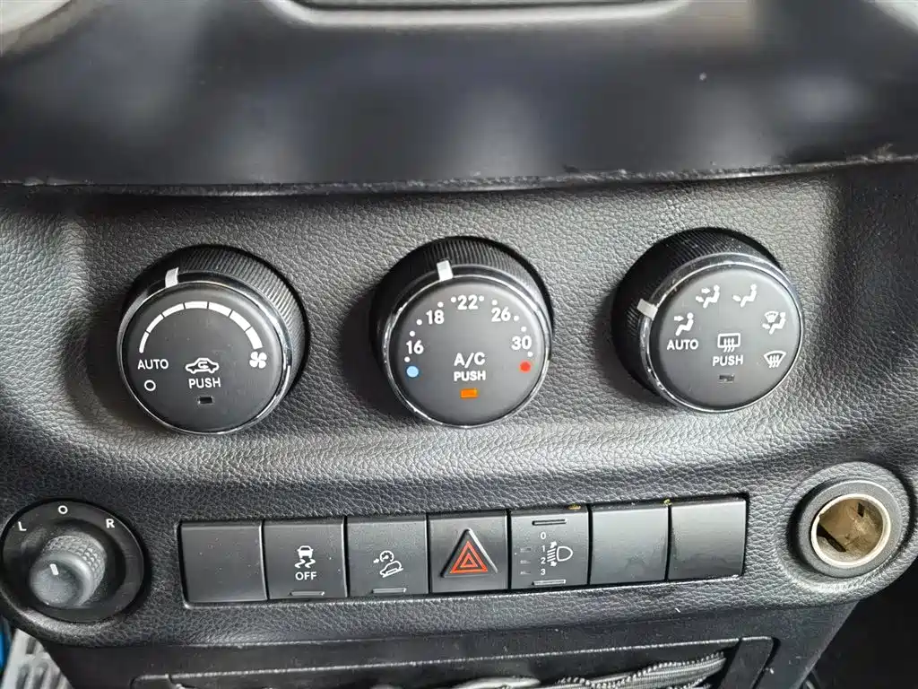 Jeep Wrangler 2011 2011 3.8L Rubicon 2-Door