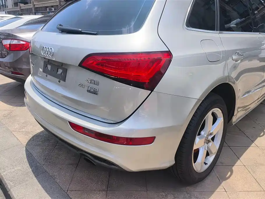 AUDI Q5
