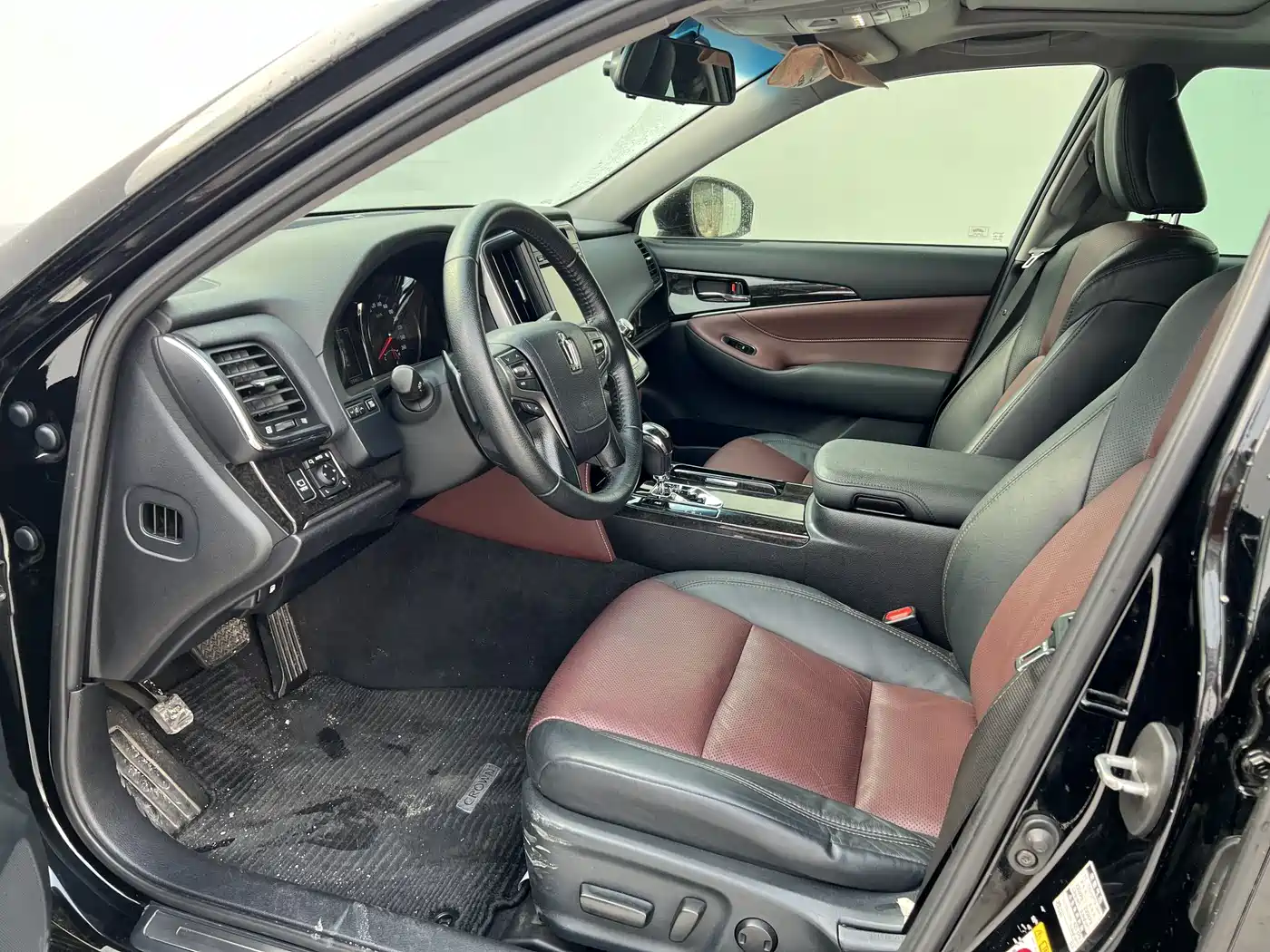 Toyota Crown 2018 2.0T Sport Edition фото 6