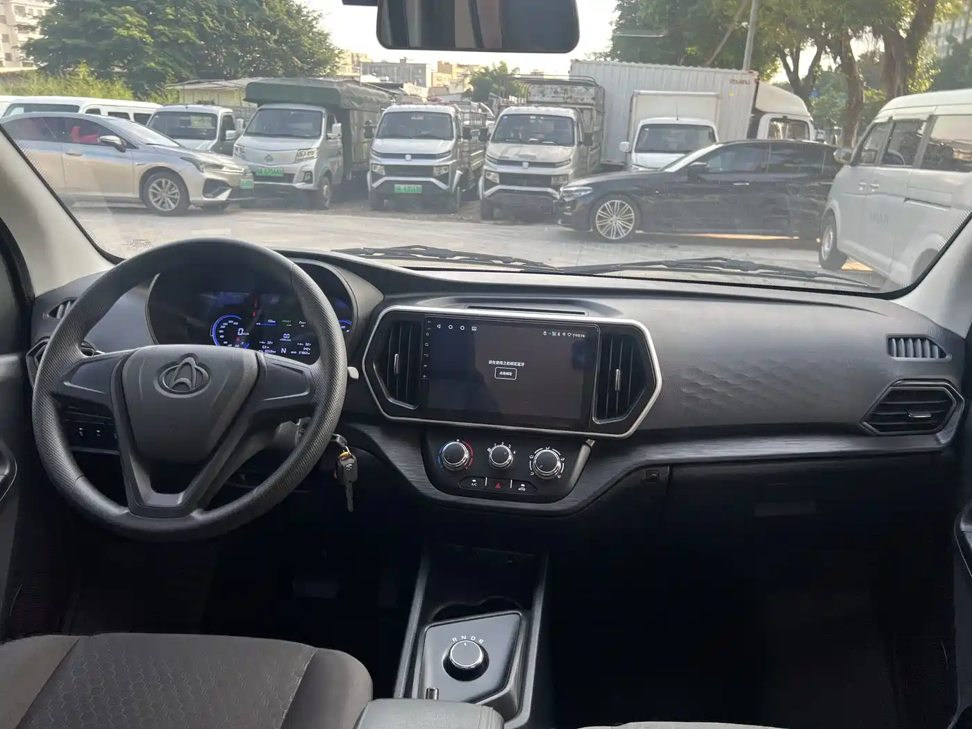 Changan Kaicheng Changan Ruixing EM80 2025 2025 Passenger Version Comfort 6-seater 300km Dual Swing Doors