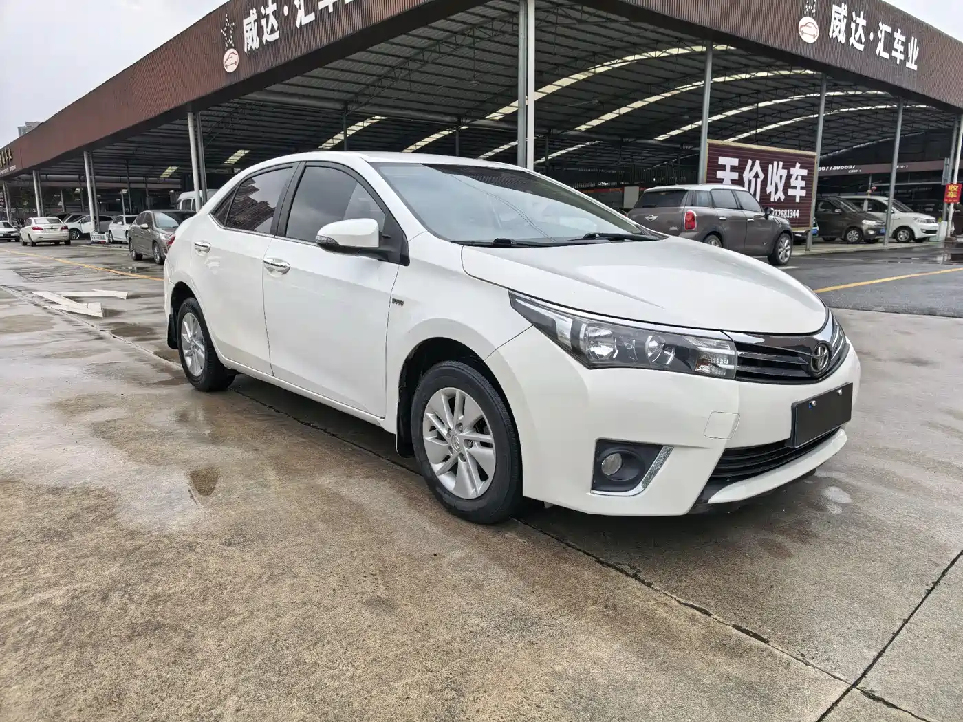 Toyota Corolla 2014 1.6L CVT GL фото 3