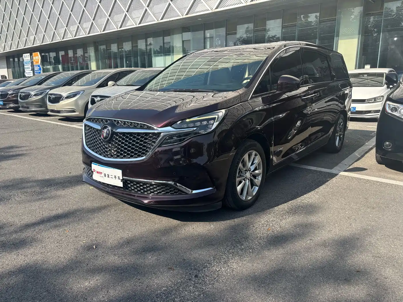 Фото 1 - Buick GL8