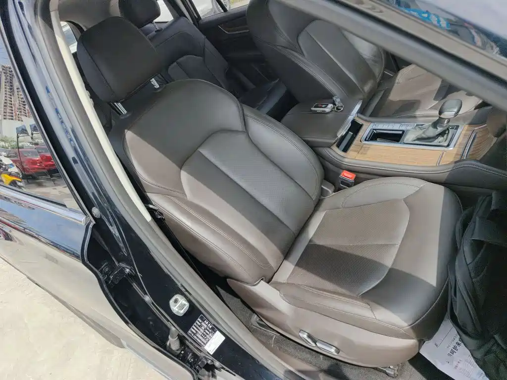 Roewe RX8 2020 2019 30T Intelligent Internet 2WD Flagship Edition