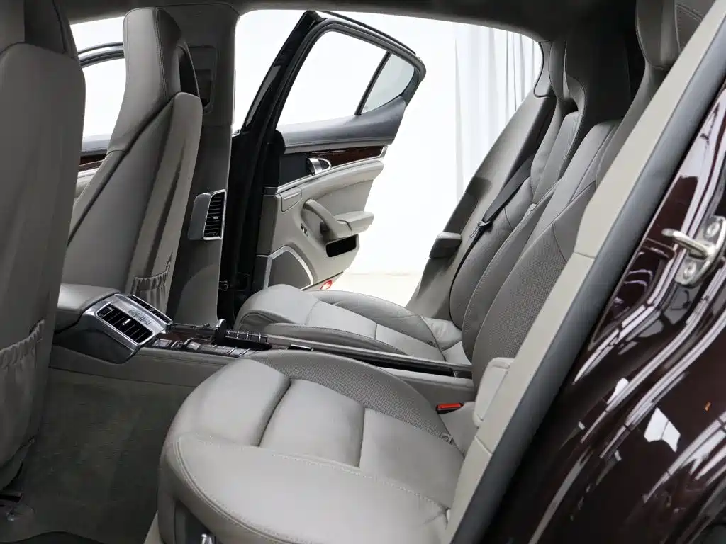صورة 7 - Porsche Panamera