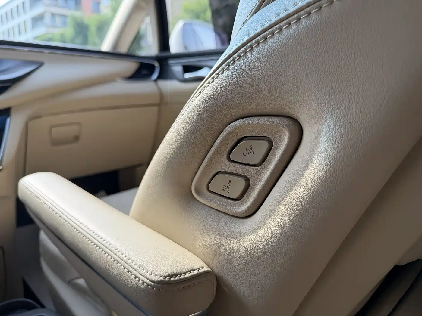 Buick GL8 2022 ES Landmark 653T Smart Luxury фото 15