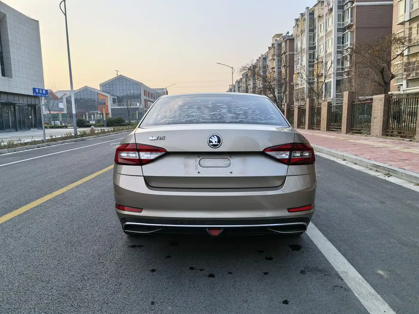 Škoda Octavia 2018 TSI280 DSG Luxury Edition фото 7