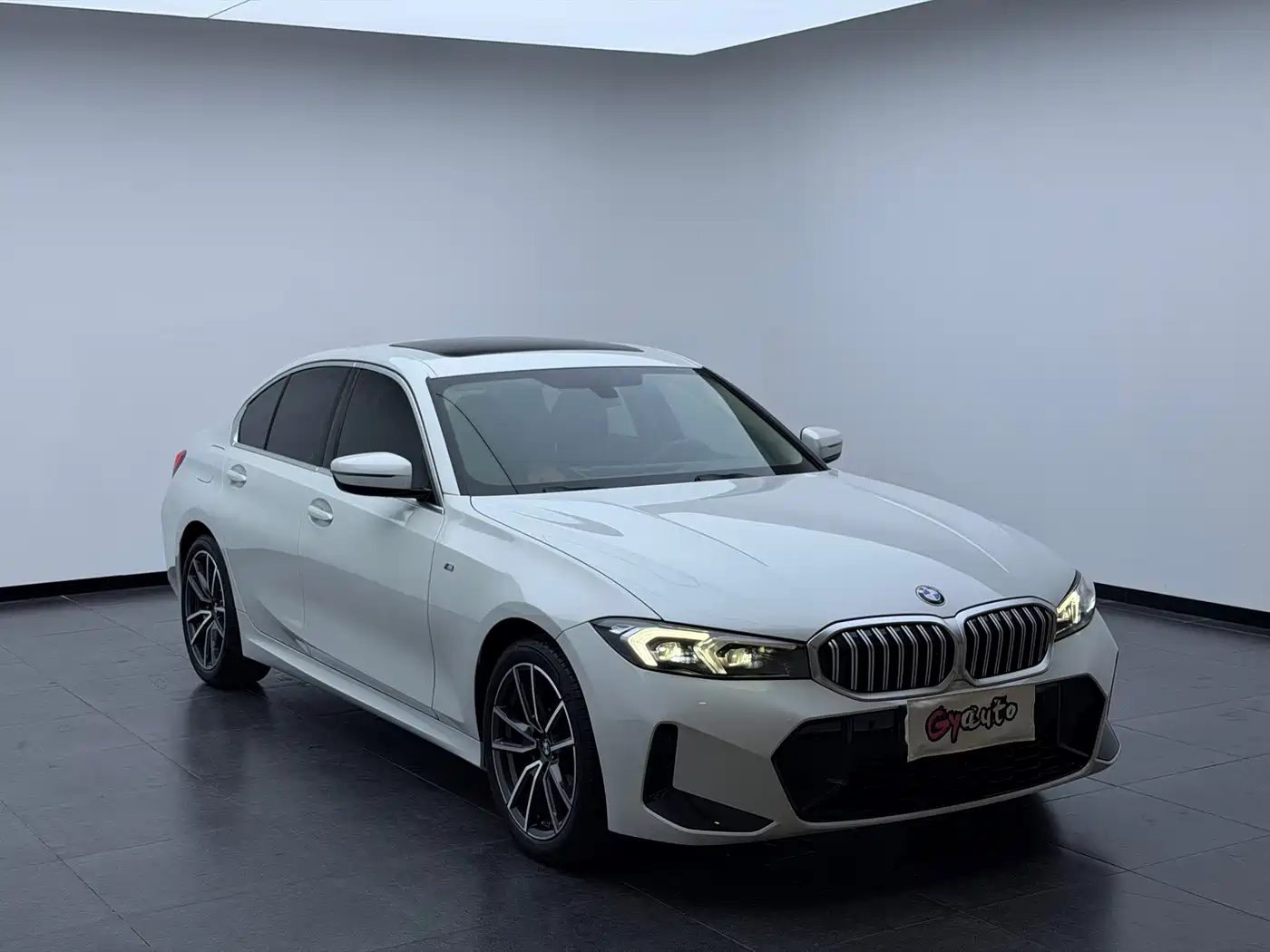 BMW 3 Series 2024 320i M Sport Package фото 3