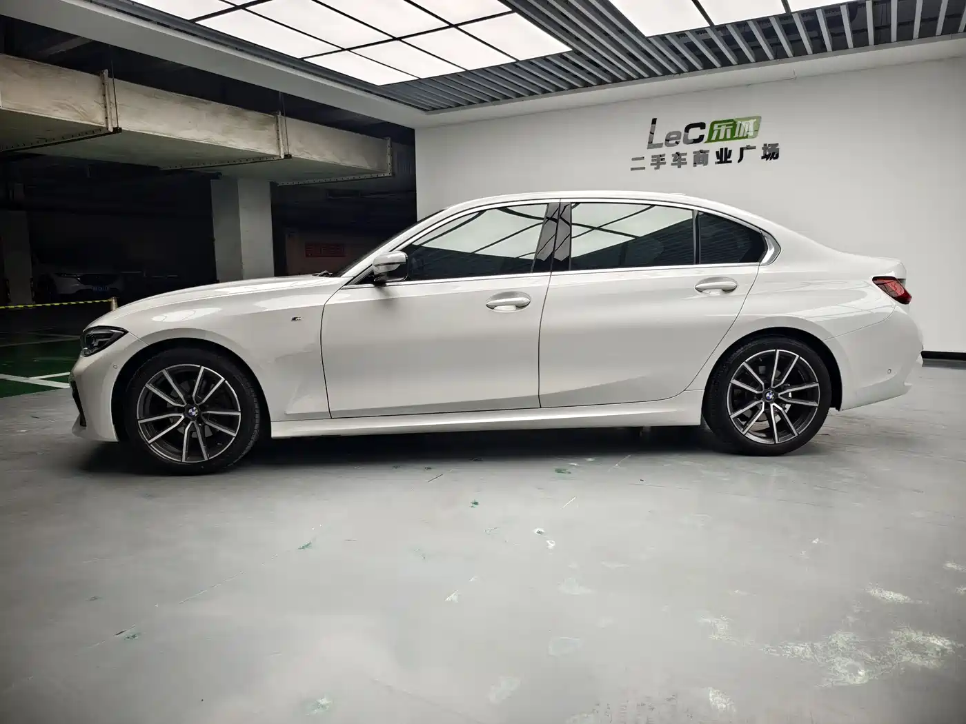 BMW 3 Series 2022 325Li M Sport Package фото 3