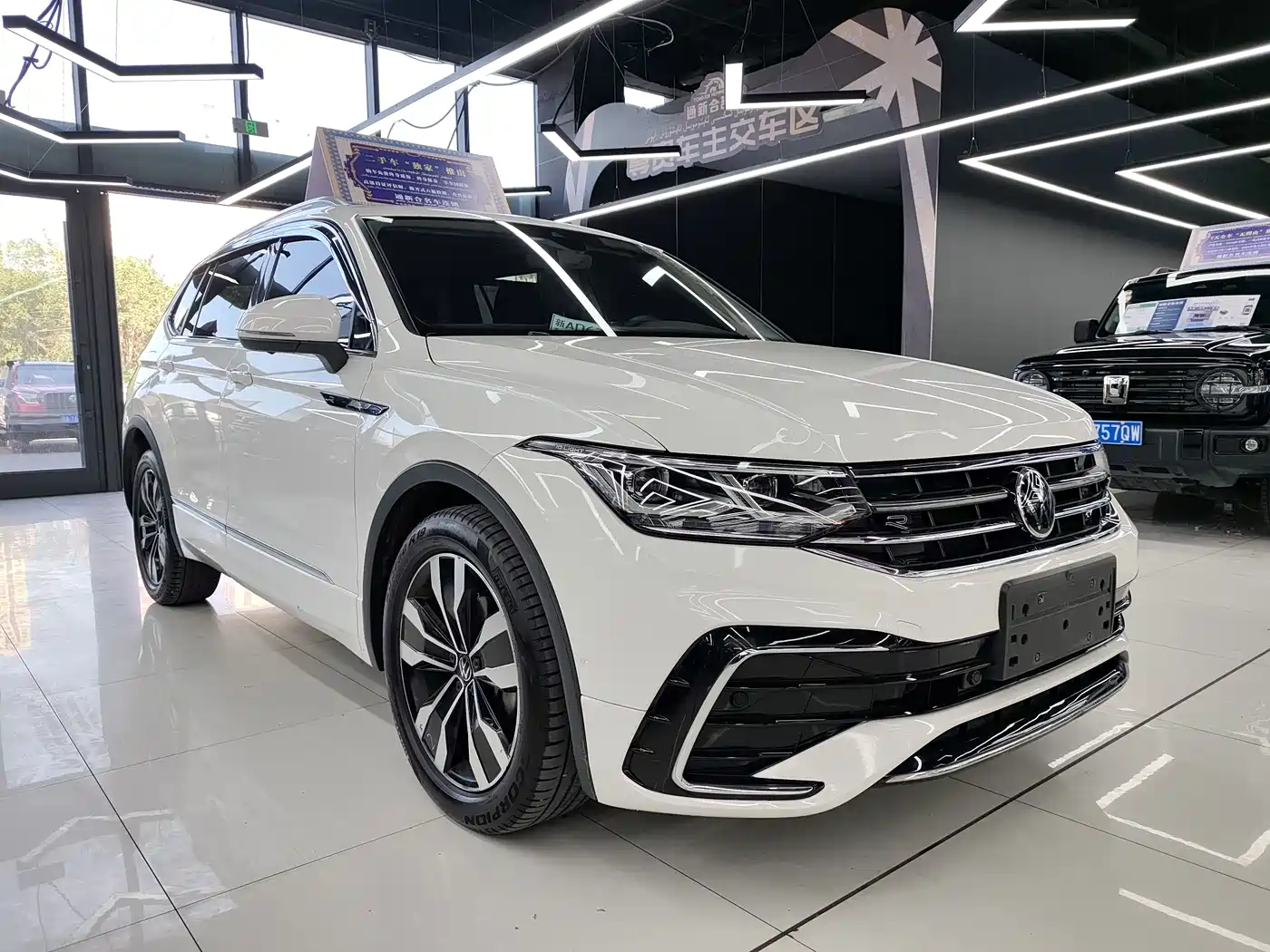 Volkswagen Tiguan L 2022 330TSI Automatic 2WD R-Line Flagship Edition фото 3