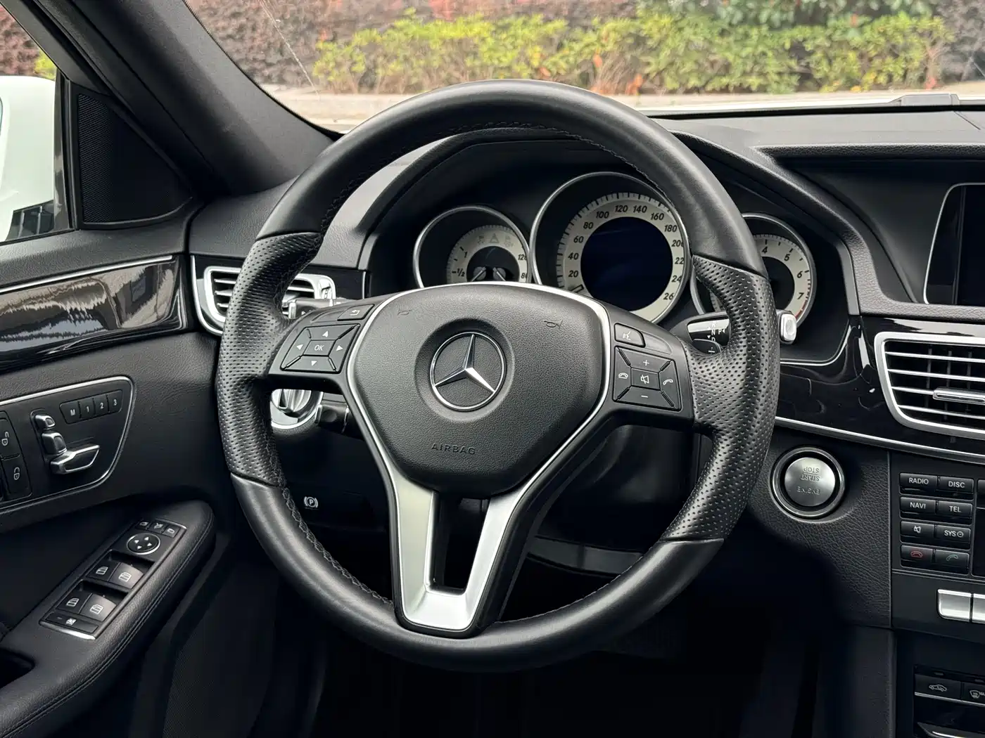 Mercedes-Benz E-Class 2015 E 260 L Sport фото 20