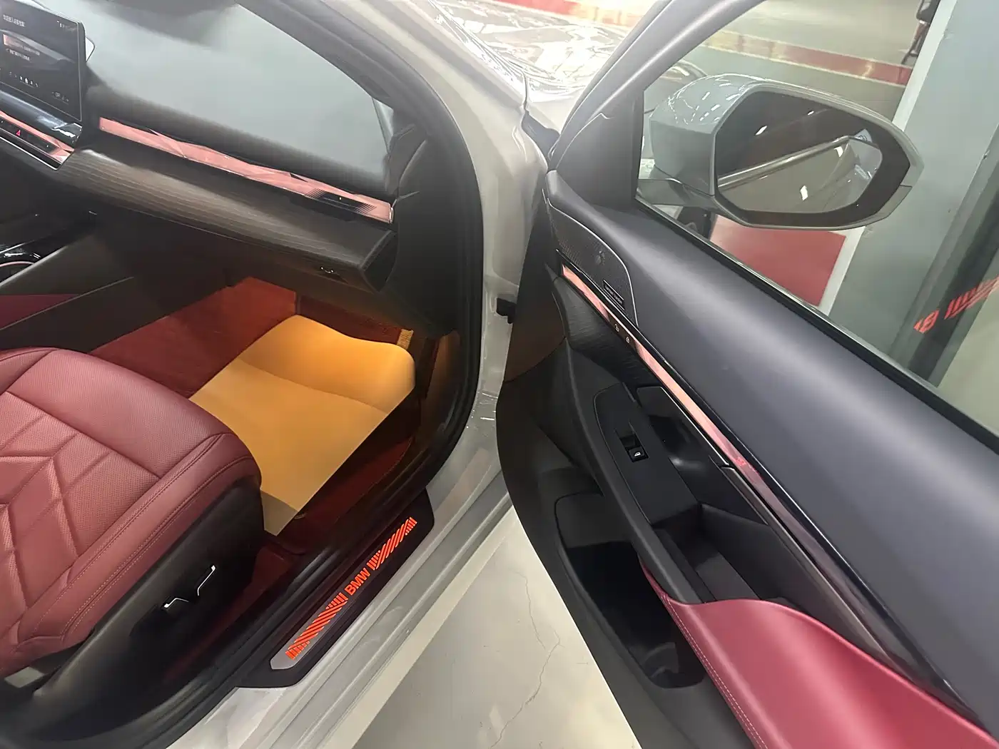 BMW 5 Series 2025 530Li Leading Luxury Package фото 18