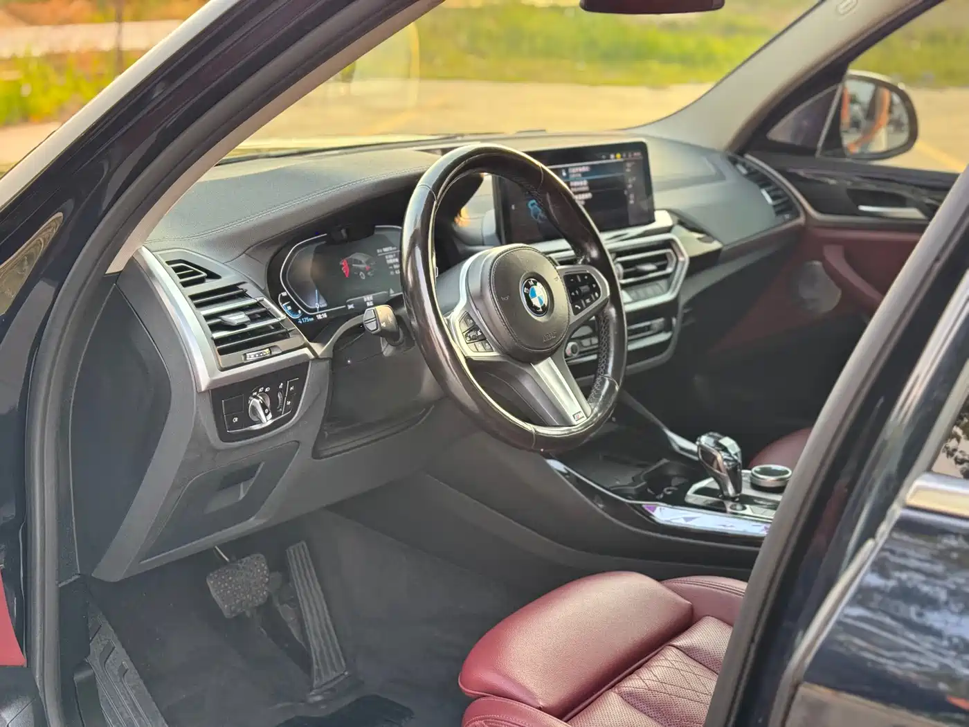 BMW iX3 2022 Leading Edition фото 17