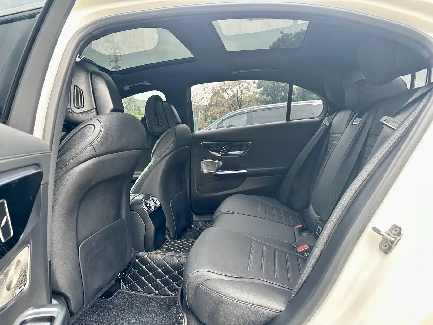 Mercedes-Benz C-Class 2024 Facelift C 260 L Moonlight Sport фото 8