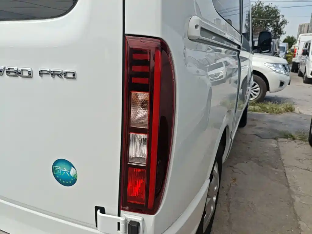 SAIC Maxus Xintu V80 2025 2025 PRO Pride Transport 2.0T Manual Short Wheelbase Ultra-low Roof 7/8/9 Seats