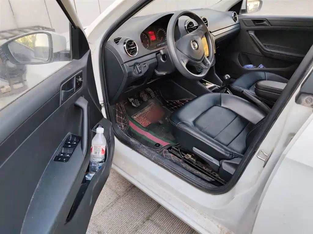 Volkswagen Jetta 2019 Dream Edition 1.4L Manual Fashion фото 14