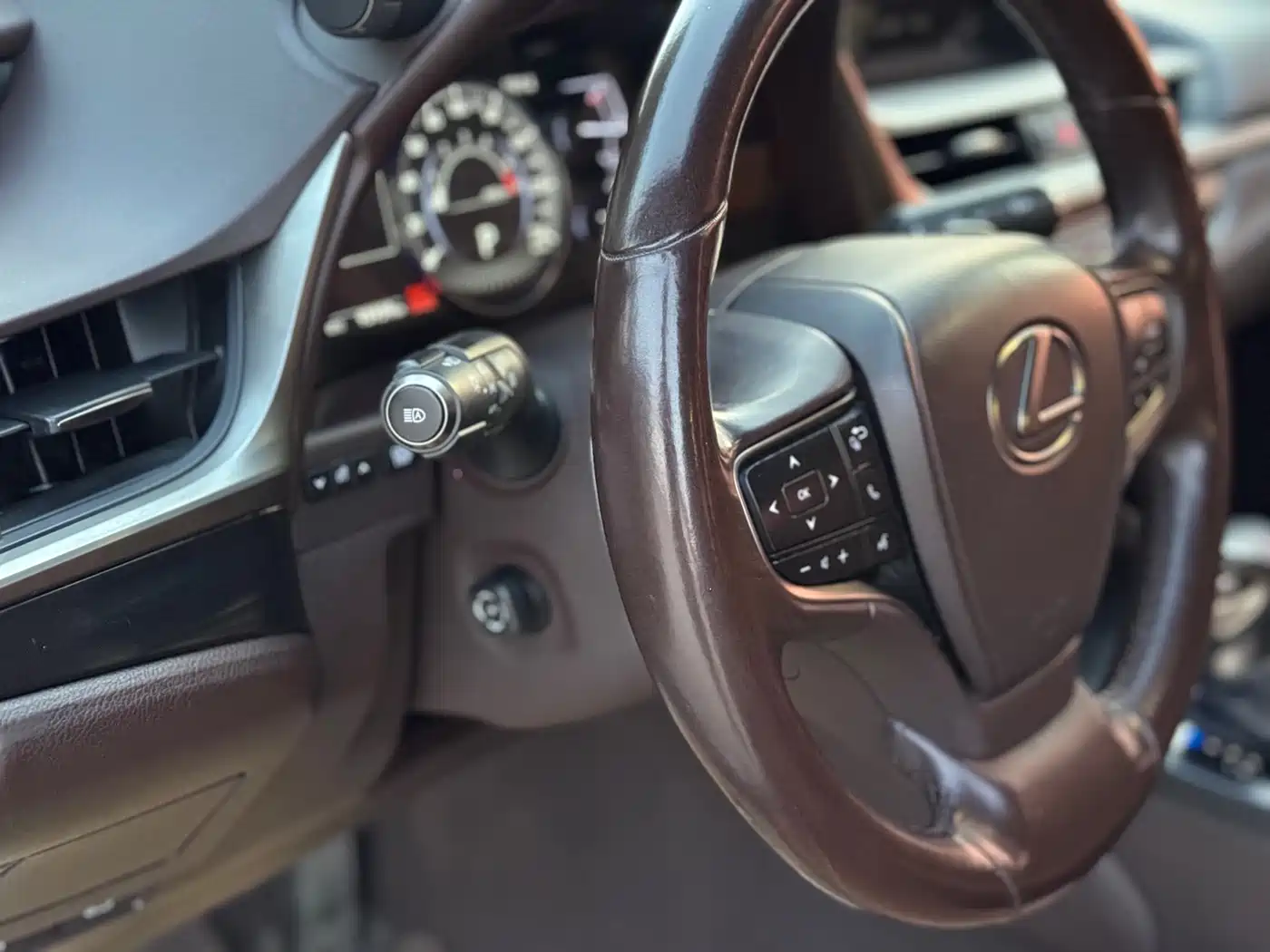 Lexus ES 2018 200 Excellence Edition China V фото 16