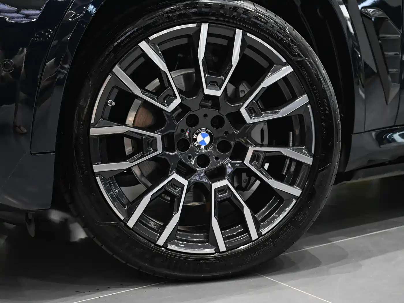 BMW X5 2023 xDrive 40Li M Sport Package фото 21