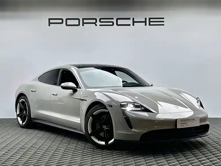Фото 3 - Porsche Taycan