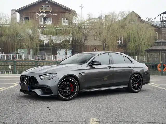 MERCEDES-BENZ E CLASS AMG