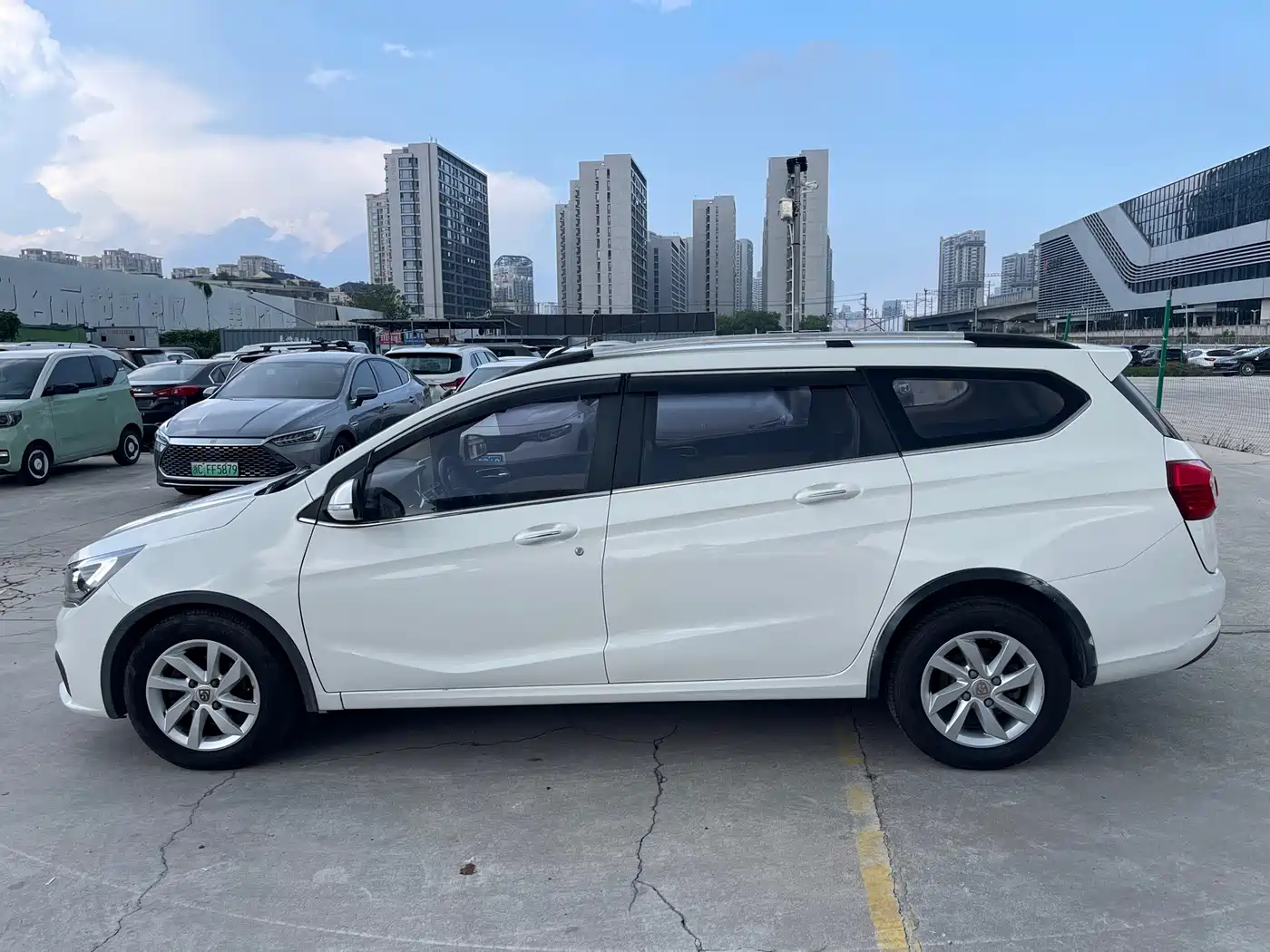 Baojun 310W 2018 2017 1.5L Manual Fashion Edition (China V)