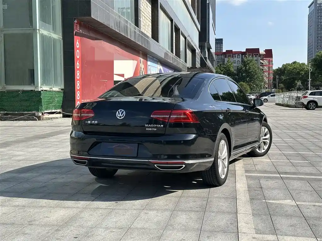 Volkswagen Magotan 2017 330TSI DSG Luxury фото 7