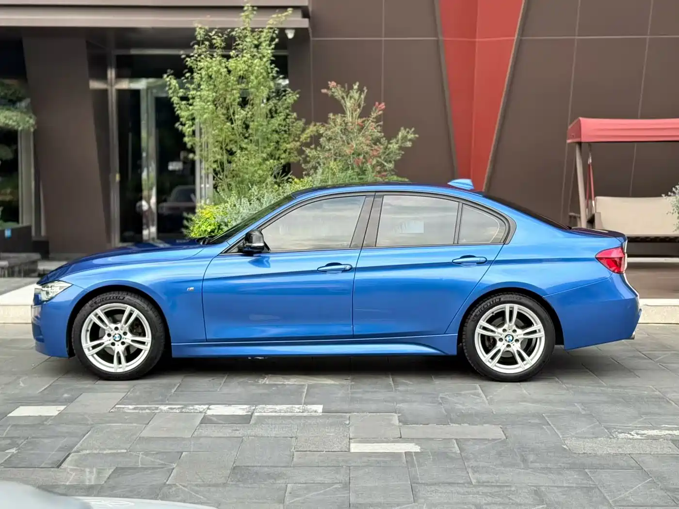 BMW 3 Series 2016 320i M Sport фото 2