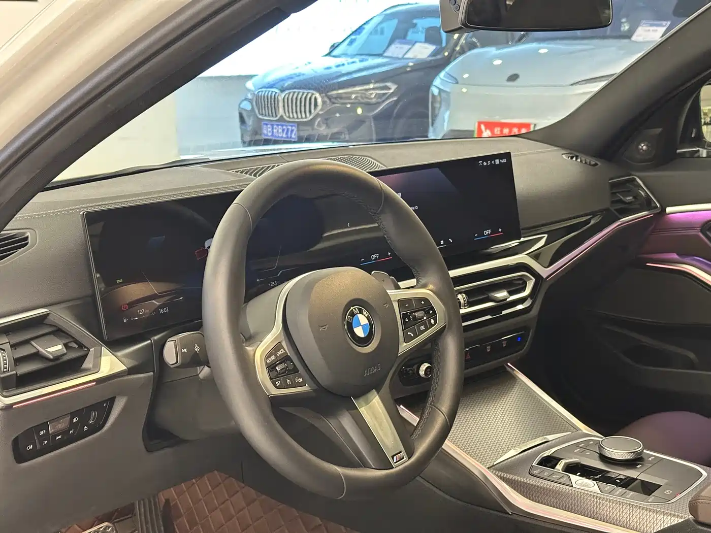 BMW 3 Series 2024 325i M Sport Shadowline Package фото 9