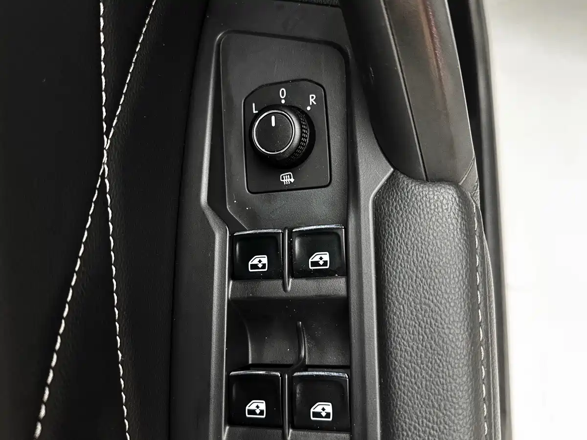Фото 19 - Volkswagen Tiguan L
