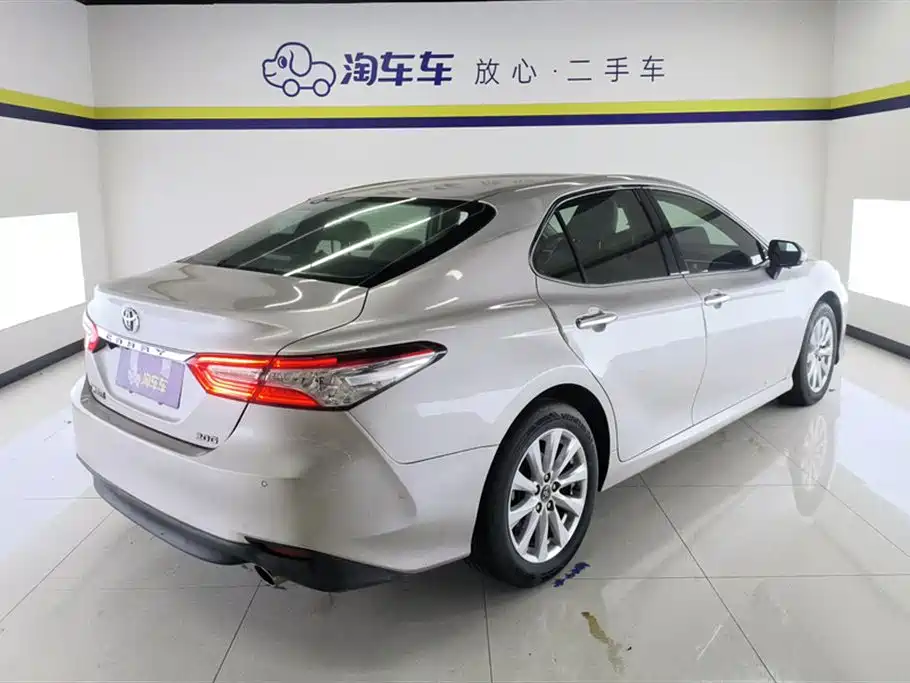 Toyota Camry 2019 2.0G Luxury Edition China VI фото 3
